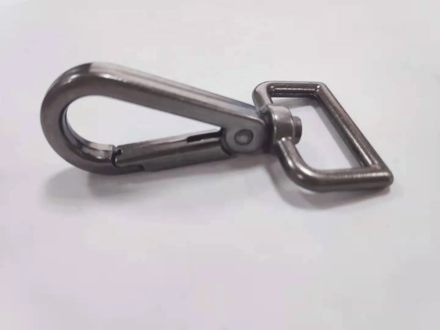 
Wholesale Metal Sling Bag Suitcase Swivel Snap Hook Clasp for Bag Strap 