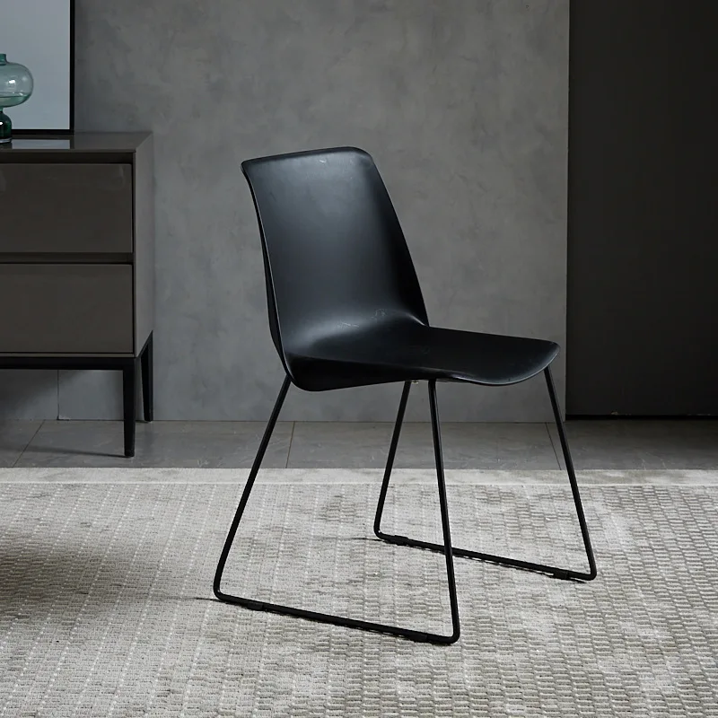 Home Leisure Black PP Seat Metal Legs Chairs Fashion Style Modern Royal Chairs For Modern Living Room Furniture