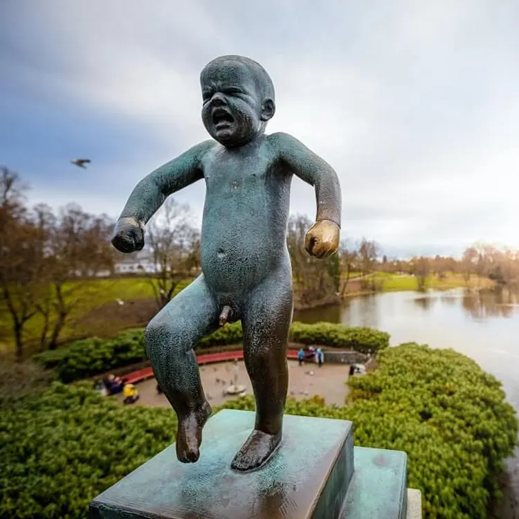 Good quality metal bronze nude boy statue city bronze children sculpture for decorative