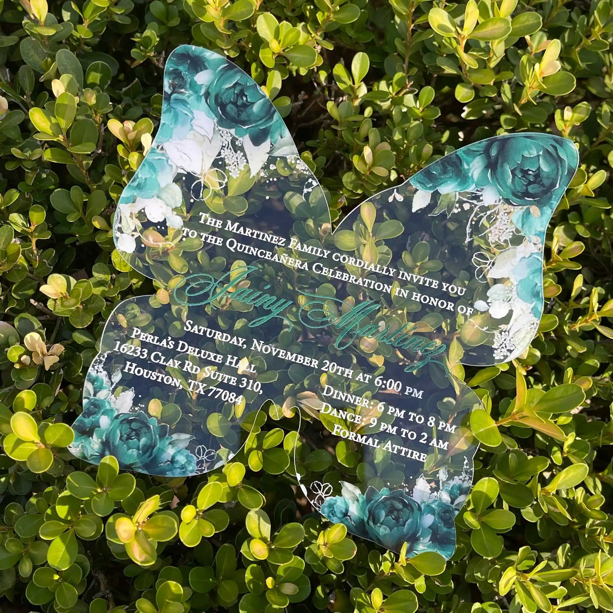 Custom Elegant Sky Blue Die Cut Sticker Floral Clear Butterfly Acrylic Quinceanera Party Invitation Wedding Invitation