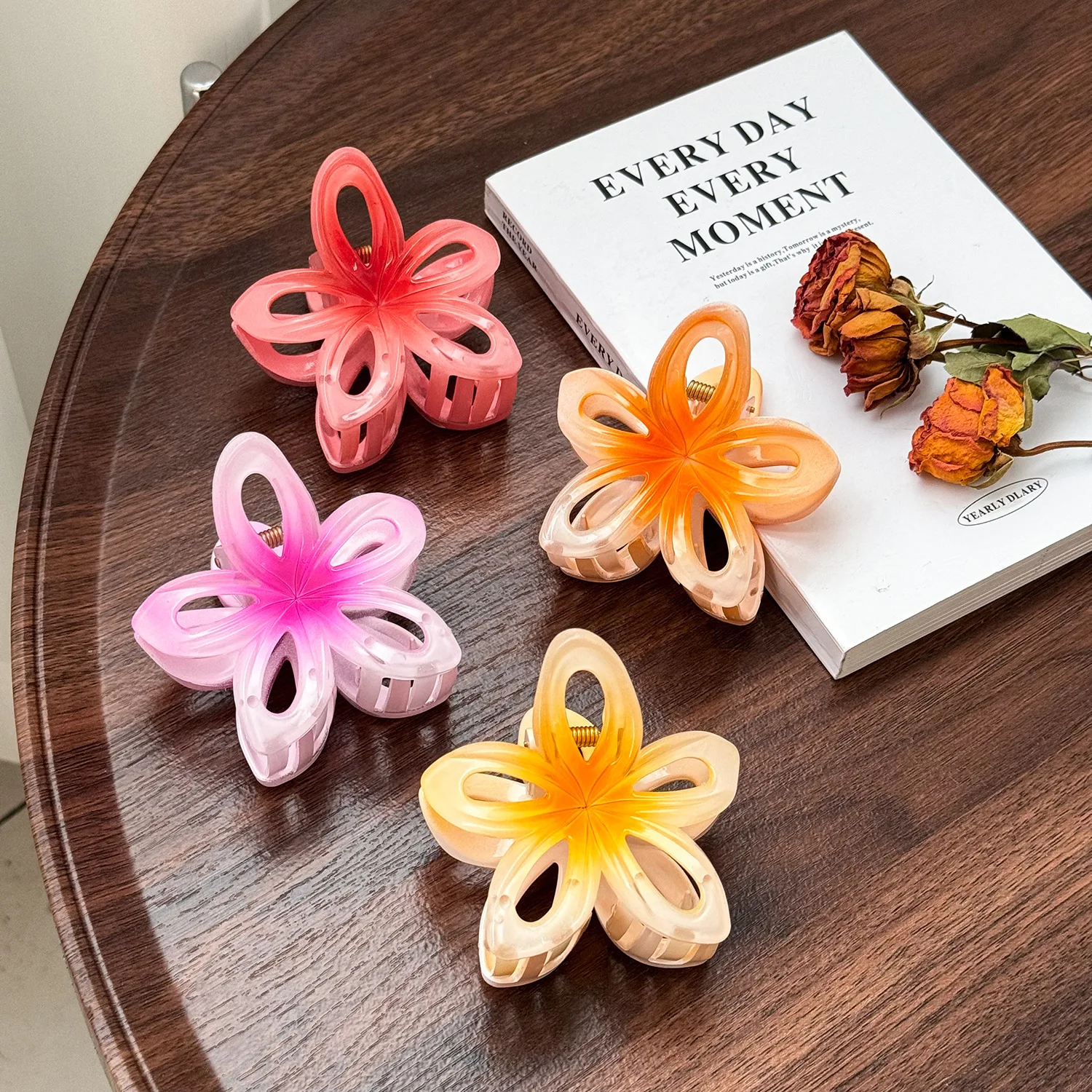 GEERDEN New Bestseller Hollow Colorful Flower Summer Beach Hair Claw Custom Jumbo Hair Clip Factory Wholesale Clip for Denmark