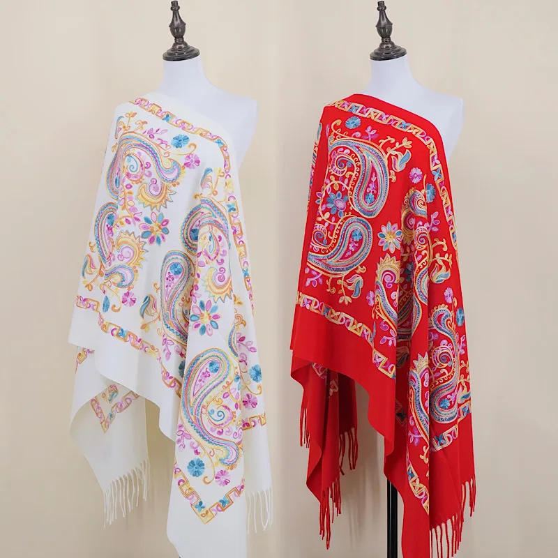 Шарф из кашемира с вышитыми цветами 350 г