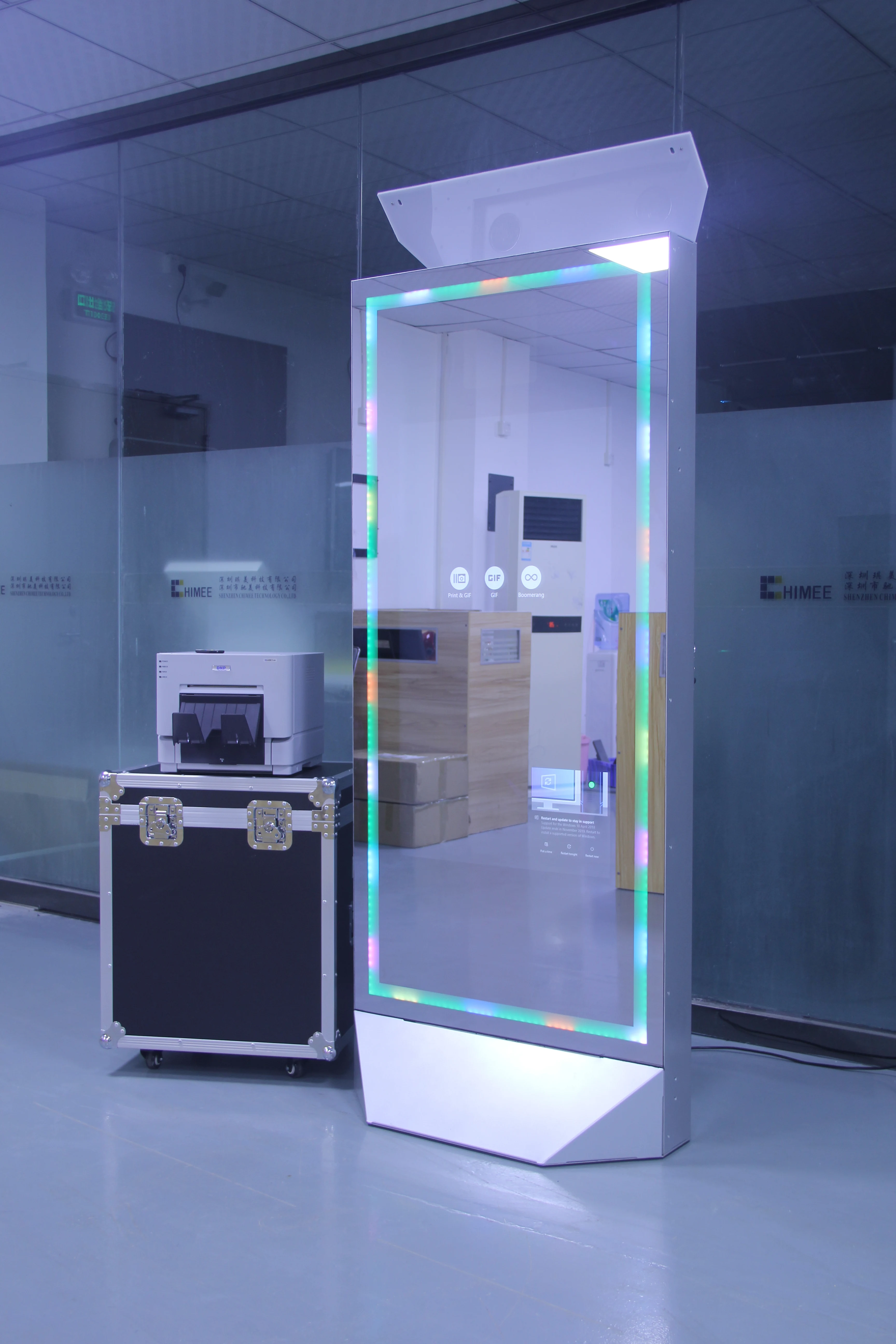 Large Mirror 4k High Definition DSLR Camera Photobooth with Flashlight Mirror Photobooth with wheel on the base