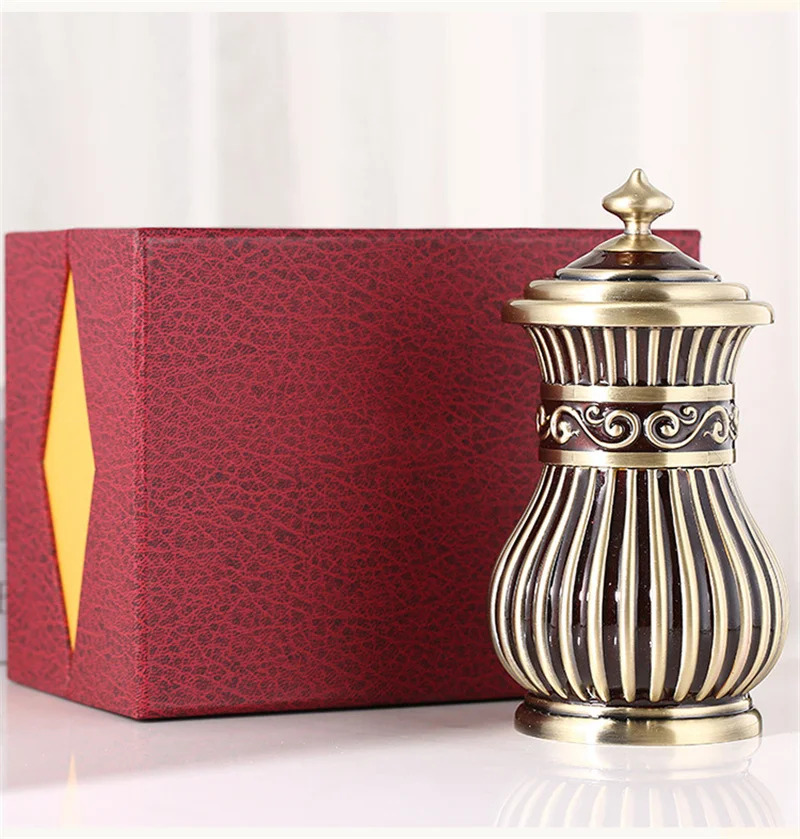 Metal European Creative Antique Enamel Printing Tabletop Decoration Cigarette Case Smoking Set