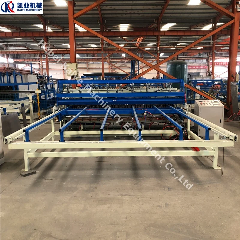 Semi automatic wire mesh welding machine is used to making 3D fence mesh welding machine