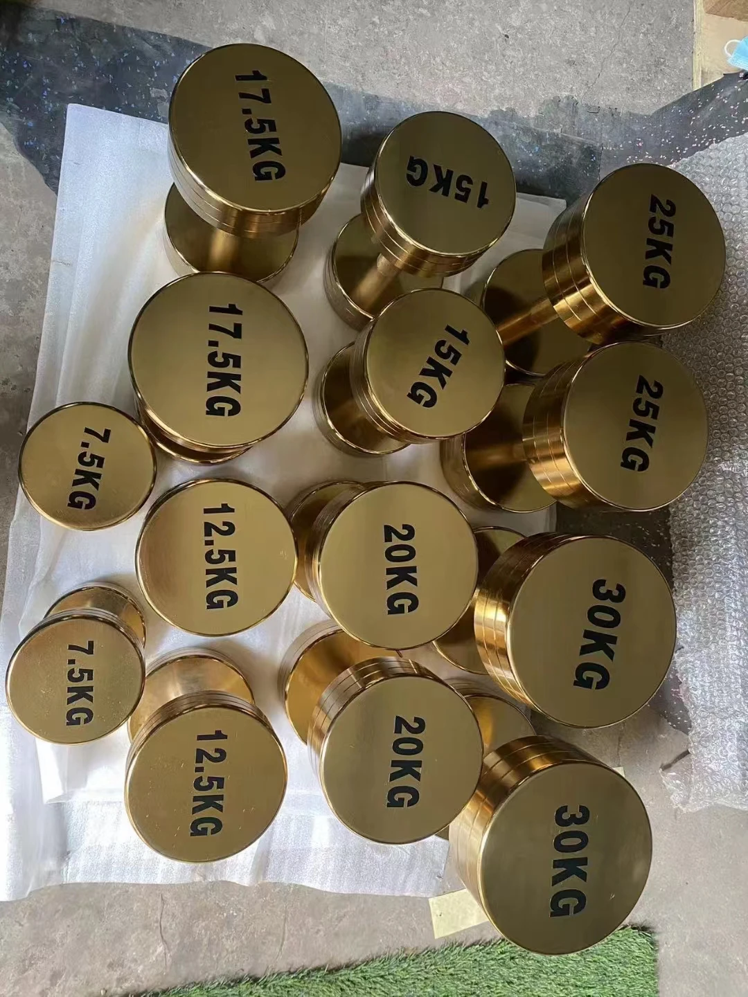 2024 hot sale fitness equipment gold plating dumbbells gym weightlifting 50kg golden chrome Dumbbells