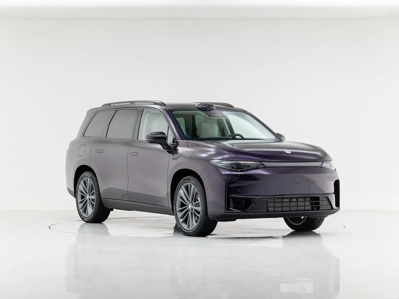 Leap Motor C16 HEV SUV 2024 Extended Range 200 Respect Enjoying Edition China NEV Extended range hybrid electric adult car