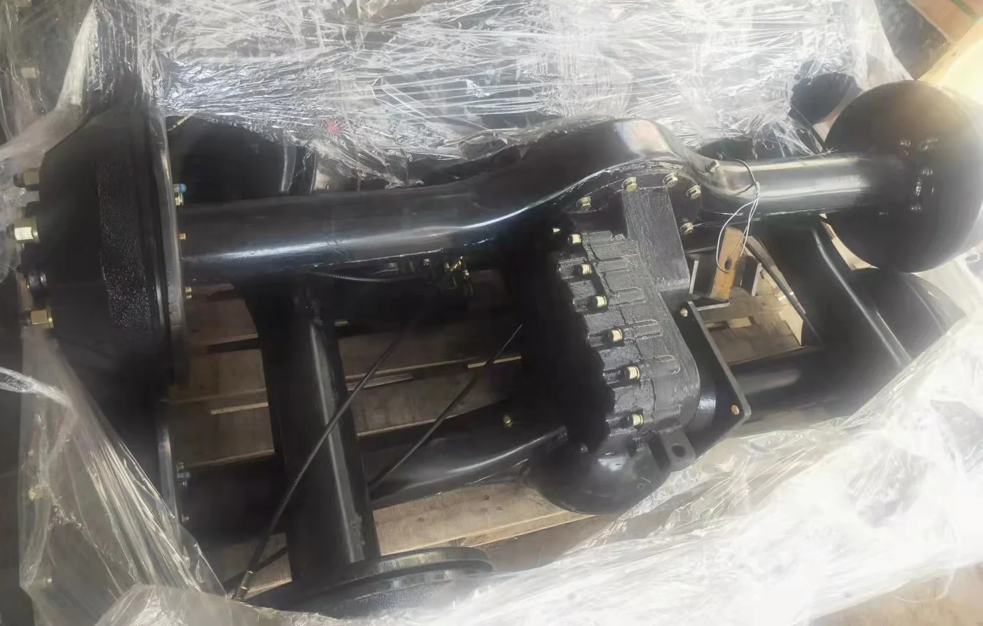 4X4 6Ton Electric Aircraft Tow Tugs and Pushback Tractors Trailer Front/Rear Wheel Solid Drive Axles with 10kw AC Motor Power