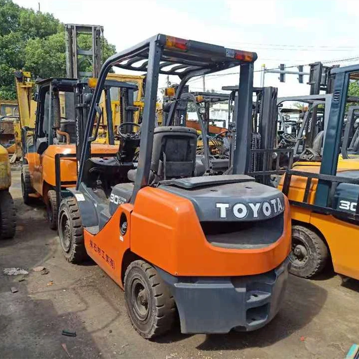 Подержанный японский дизельный вилочный погрузчик Toyota