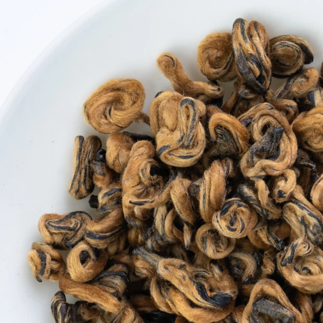 Luxury Grade China Yunnan Black Snail Tea Golden Tips Dian Hong Luo Cha Good Tasty Strong Fragrance Lasting Sweet Taste