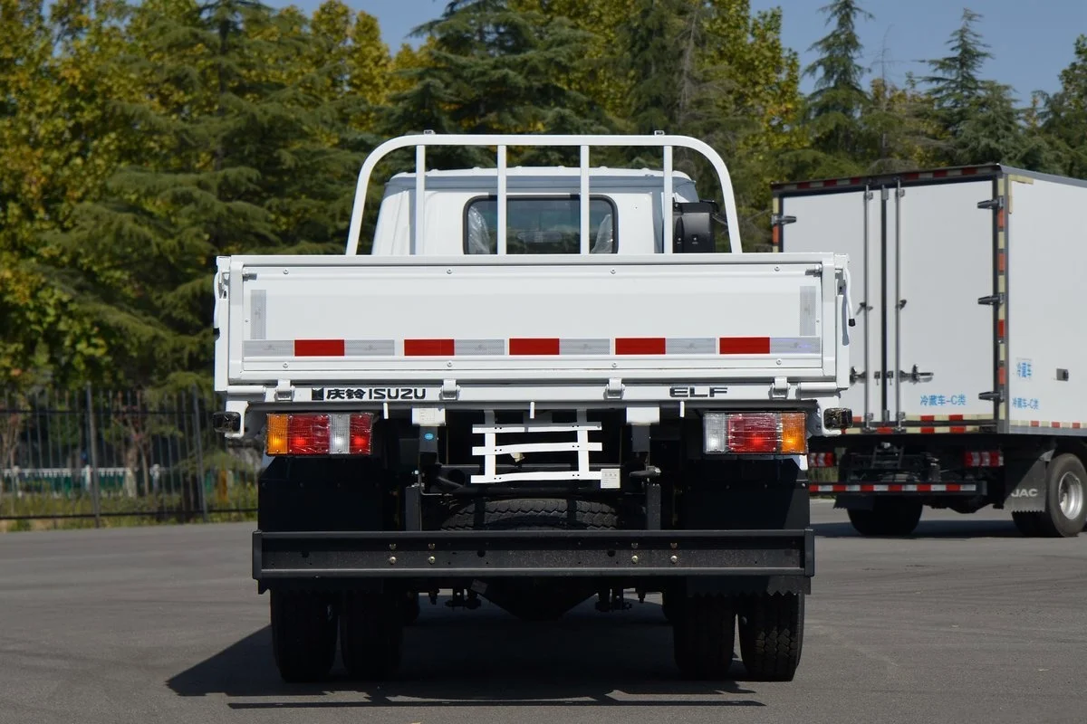 2023 дизельный грузовик Isuzu 100P Автоматическая/ручная коробка передач света/темные внутренние кожаные сиденья R18 шины для круиз-контроля дизельного топлива