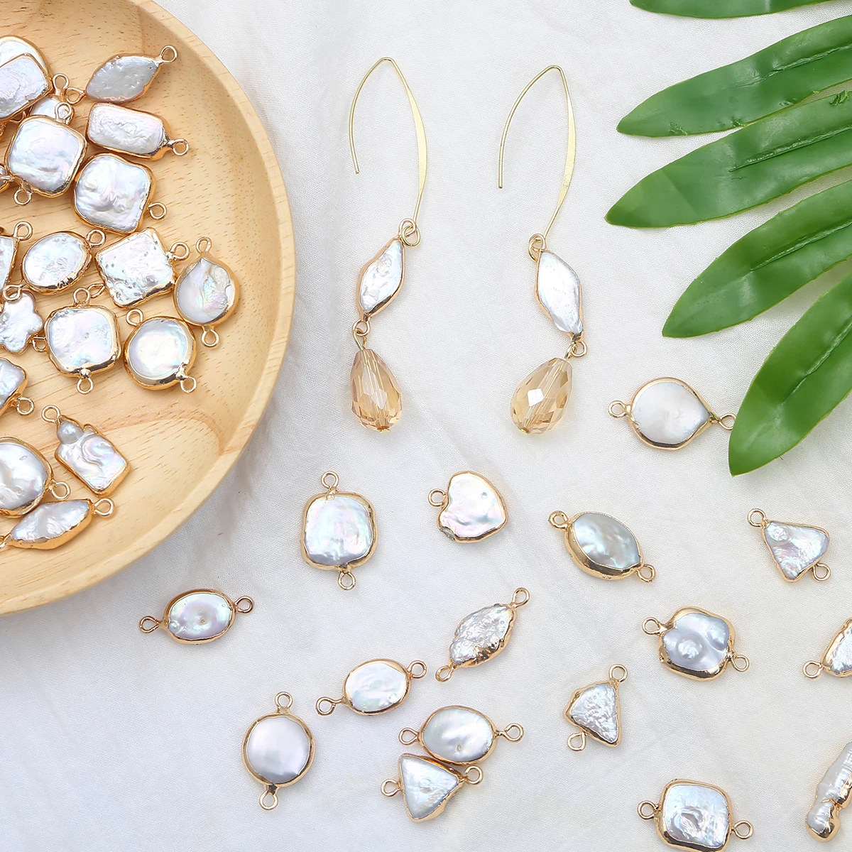 Wholesale Natural Freshwater Pearl Copper Clad Double Hanging Circular Jewelry Charms For DIY Bracelet Necklace Earring Making