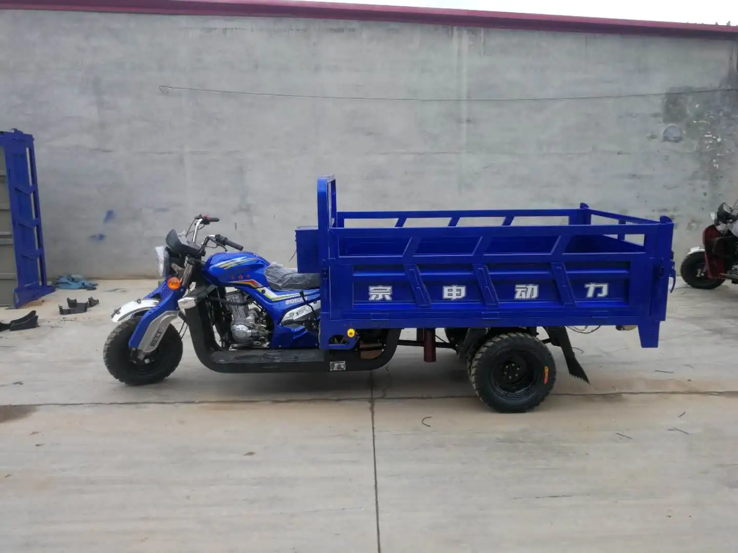 Gasoline Open Cabin Five Wheel Motor Tricycle Water Cooled Engine Puller Agricultural Freight Fuel Cargo Motorcycle