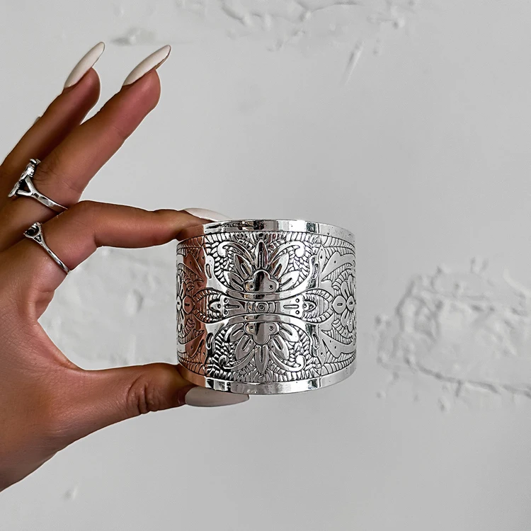 Punk alloy embossed carved open wide sleeve bracelet exaggerated simple corrugated ring upper arm bracelet for women