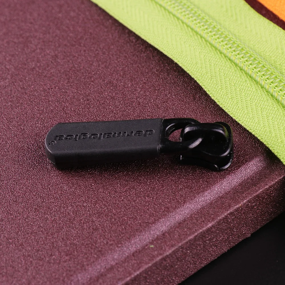 
YUANXING Black Plastic Tag Custom Logo Zip Pullers Zipper Sliders For Garment Bag 