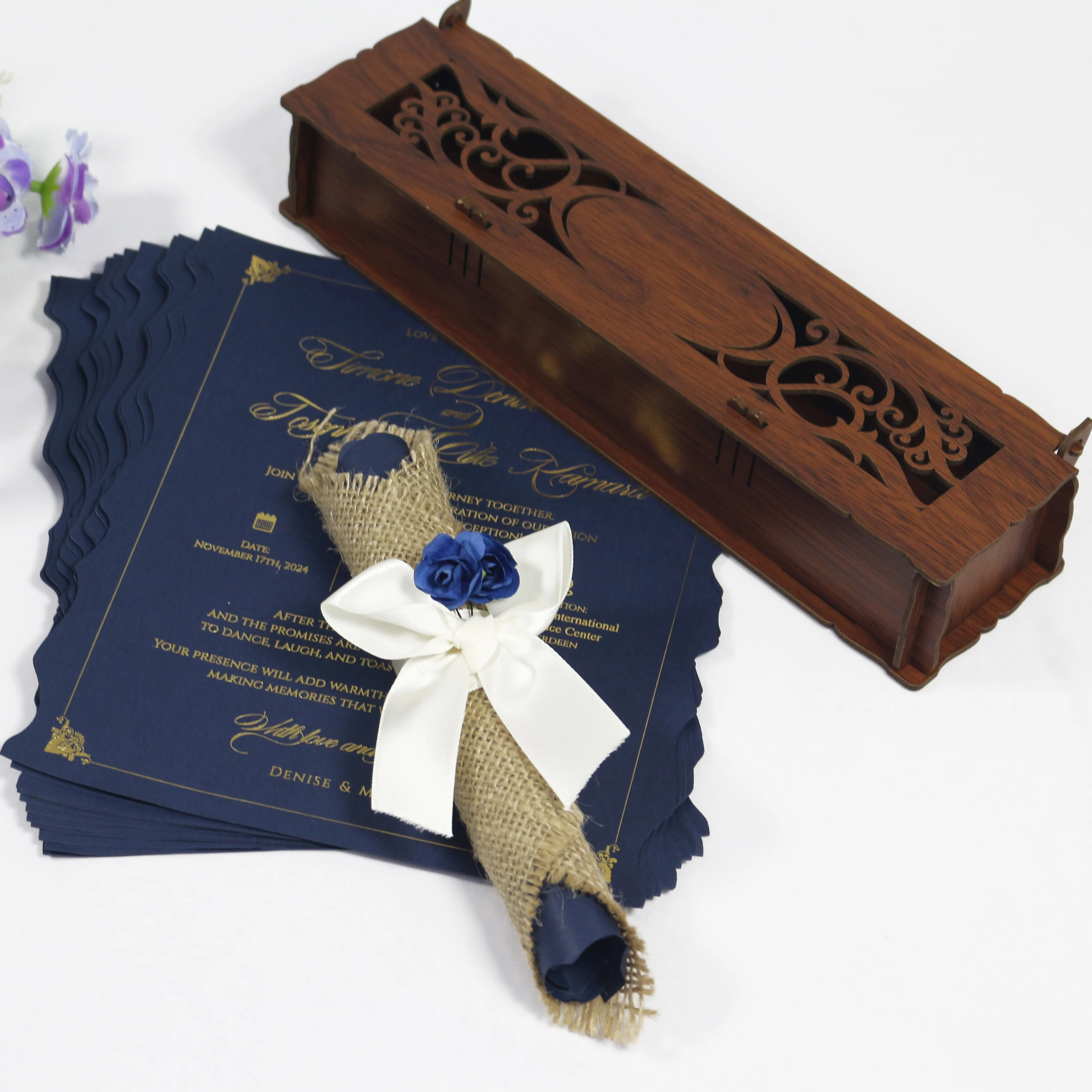High Quality Unique Linen Scroll Wedding Invitation with Wooden Box Gold Foil Navy Roll Card Ribbon Bow and Flower Decoration