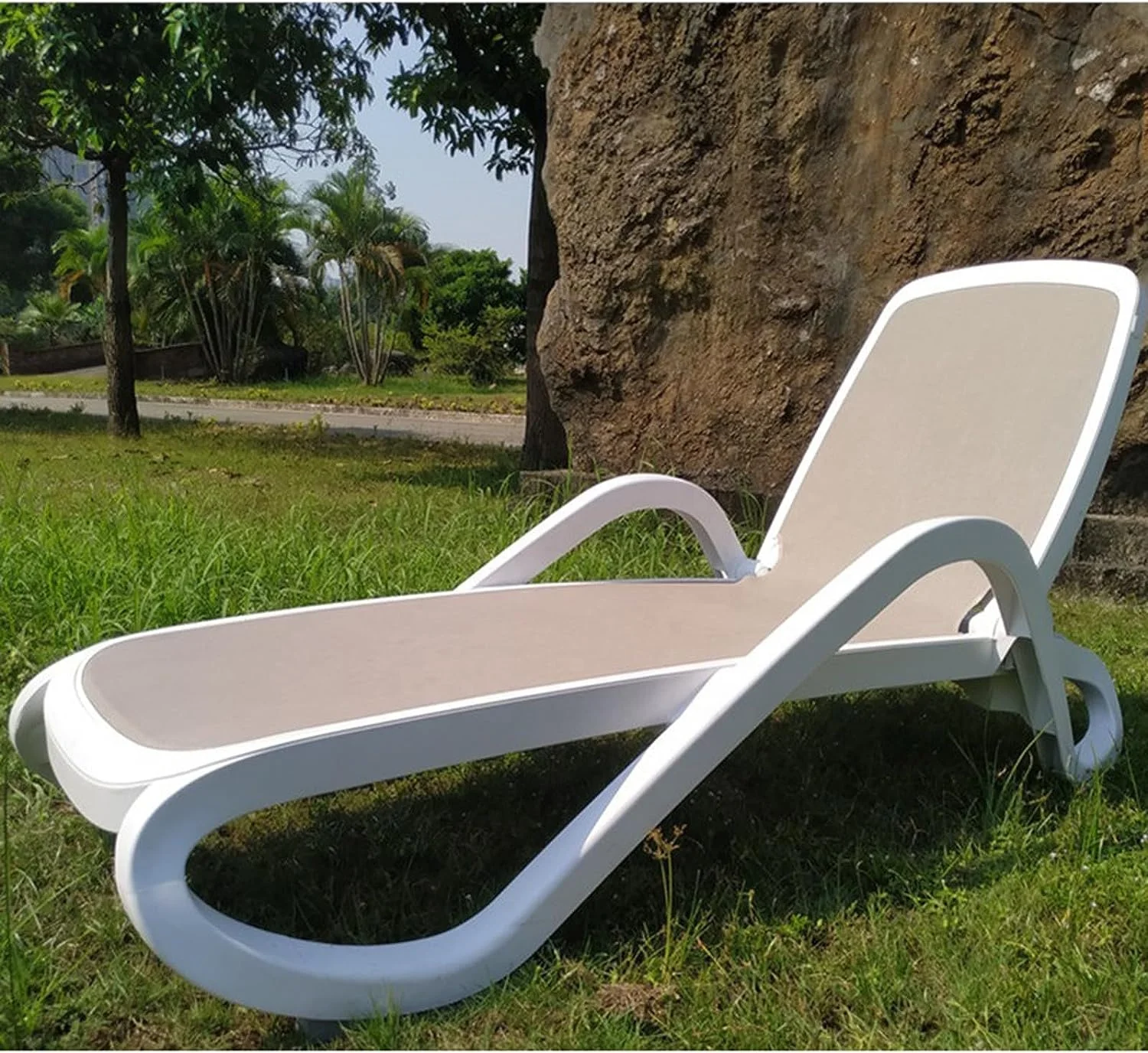 Beach Foldable Water Chaise Lounger Plastic Folding Pool Sun Beds Wholesale Plastic Sun Lounger For Hotel Spa Convenience and Le