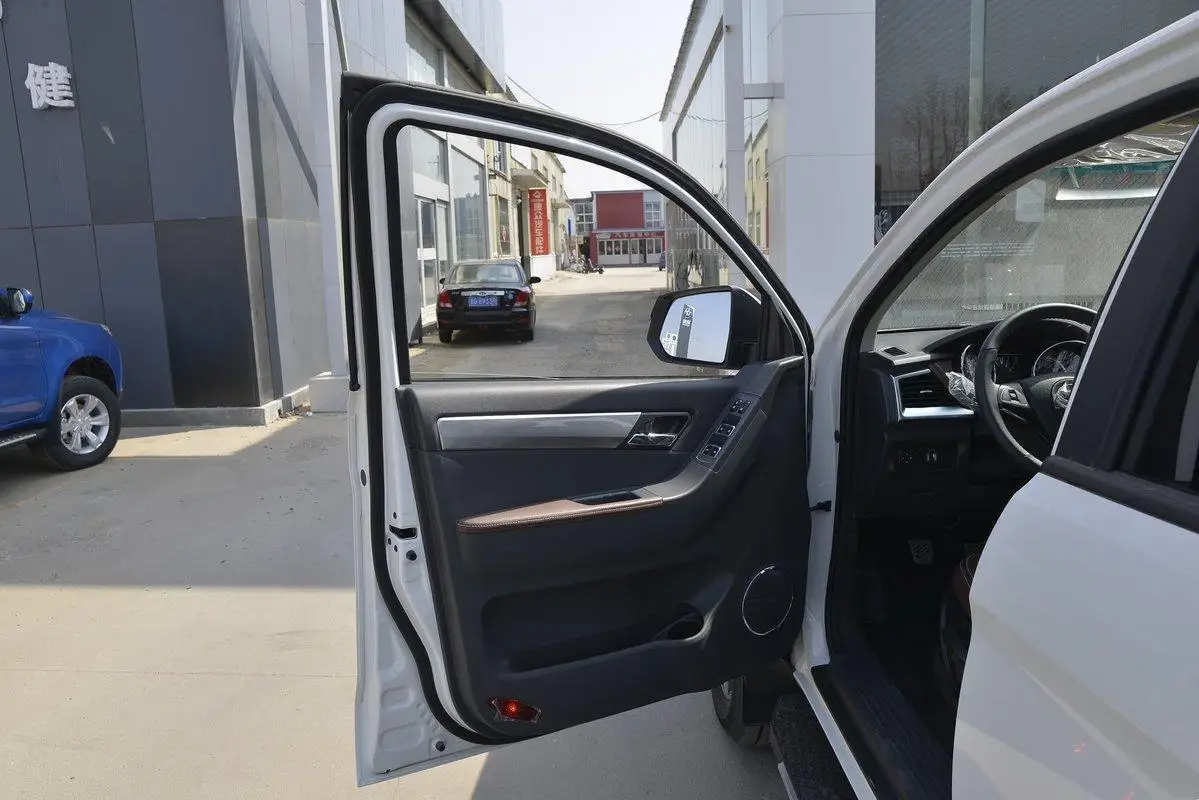 Brand New Petrol Pickup Stock T8 Gasoline 4x4 Pickup Truck For Sale