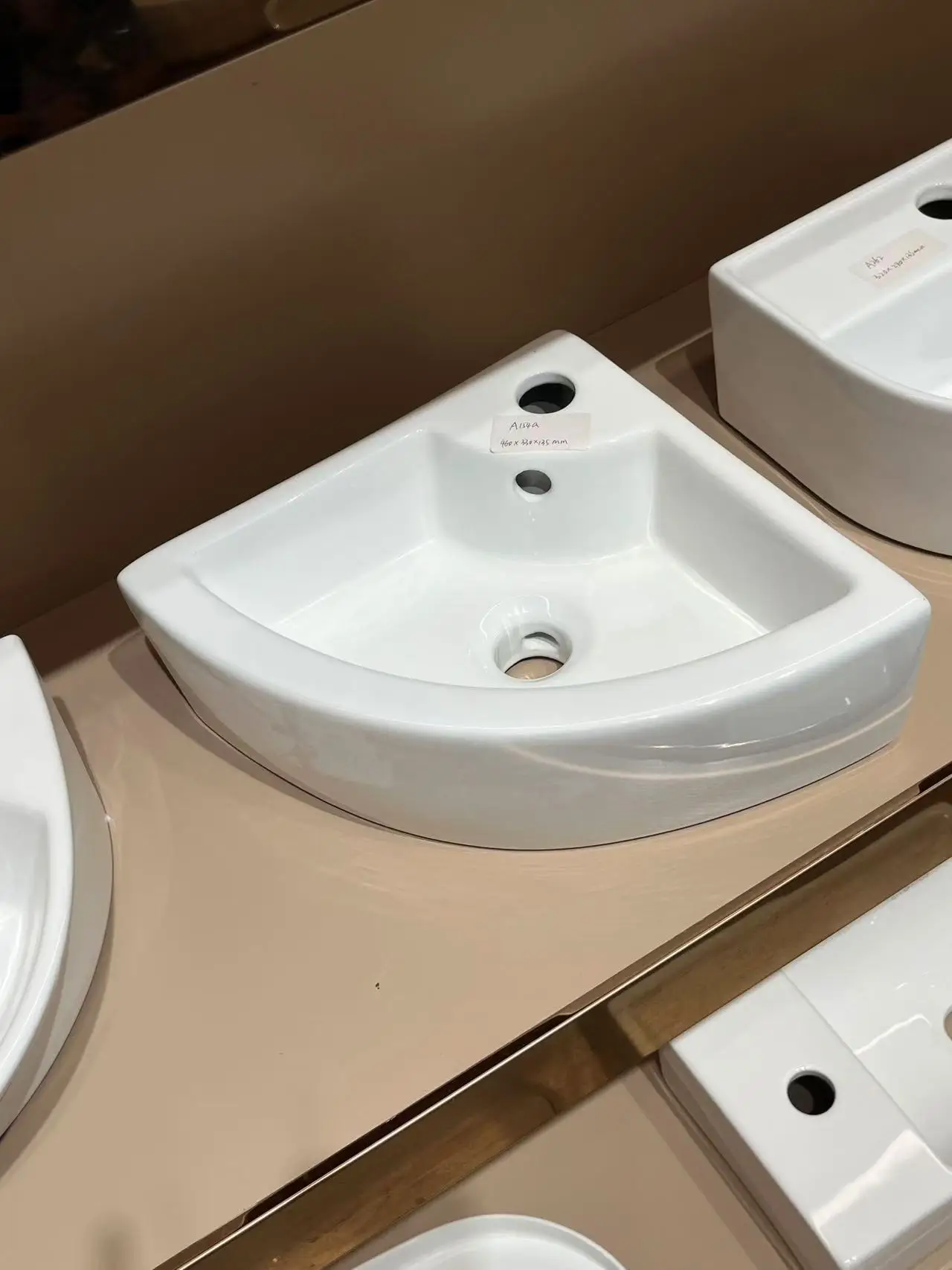 Hot Sale European Style Countertop Basin Washbasin Marble Bathroom Sinks Triangle Ceramic Art Basin