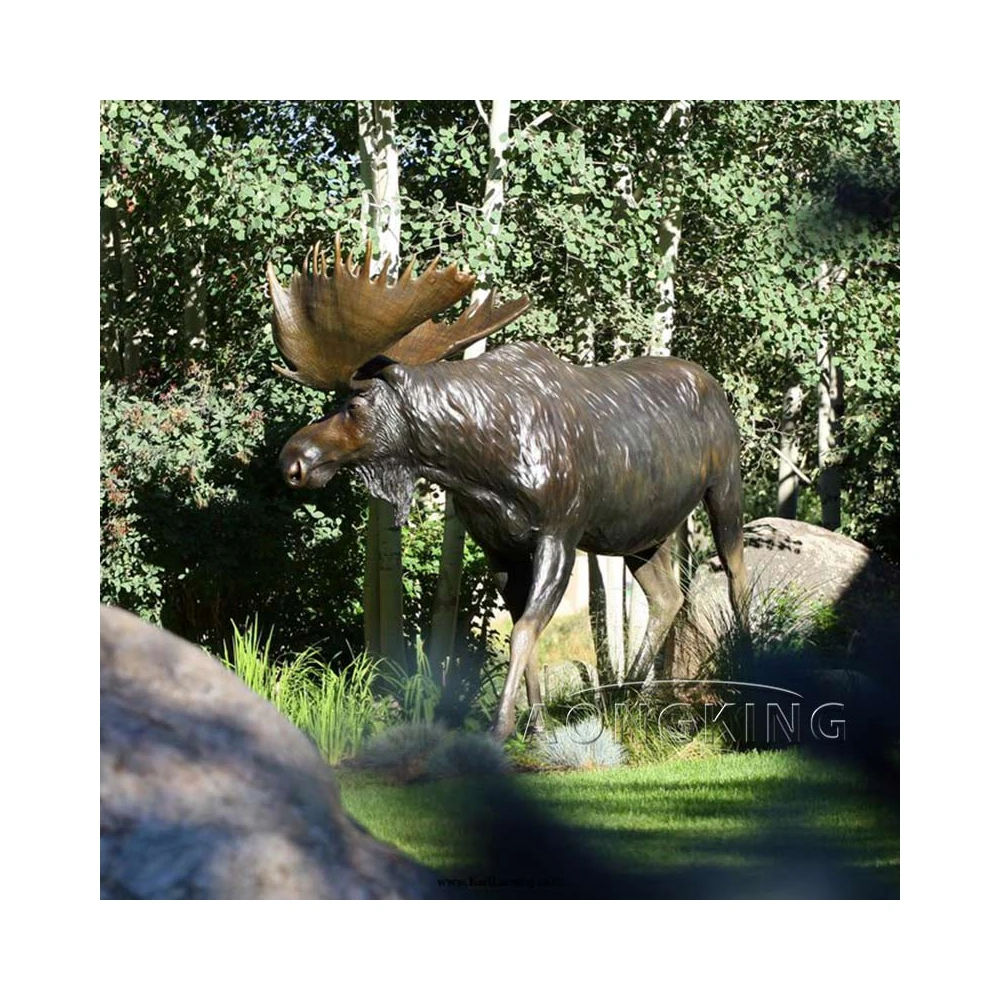 Life size outdoor garden the Woods bronze moose sculpture for sale