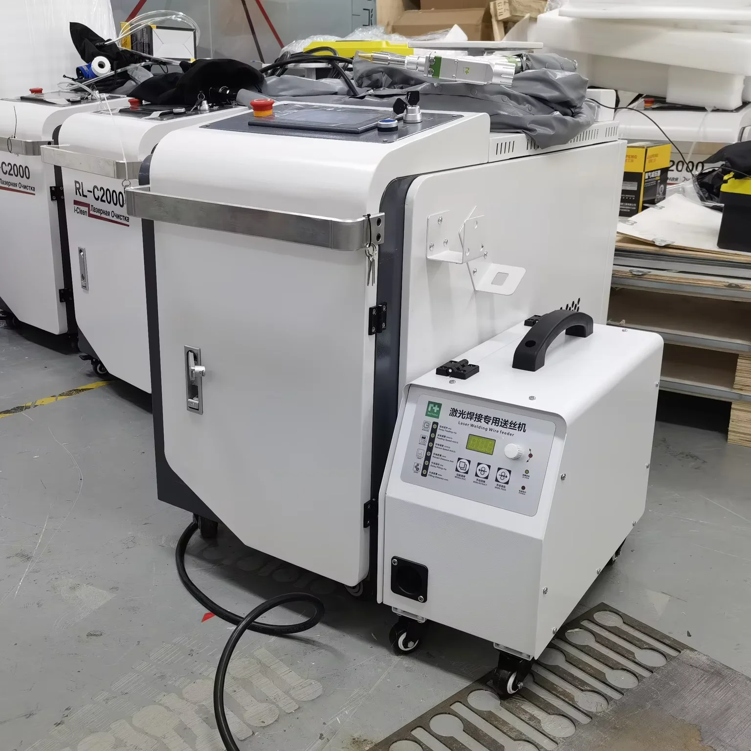 4 in 1  Laser Cleaning Welding Cutting  Double Wobble Auto Wire Feeder Laser Welder Machine Handheld Laser Weld Clean Machine
