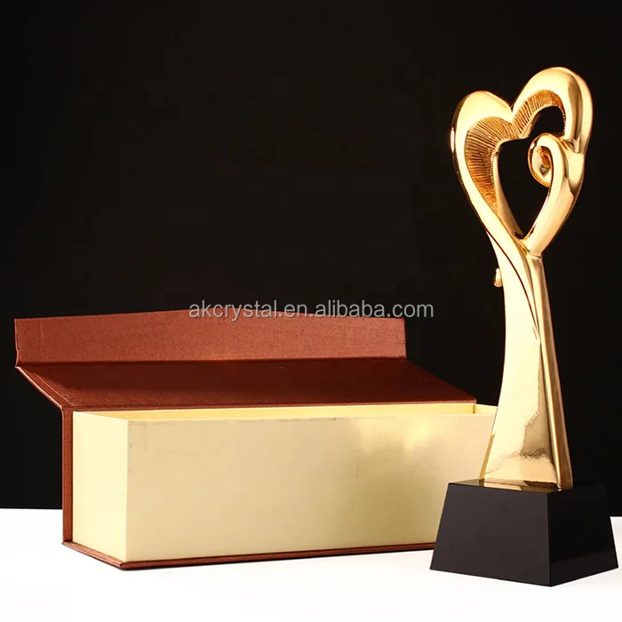 Europe Regional Feature Awards Trophies Charity Gold  Heart Shaped Trophies Gold Oscar Trophy