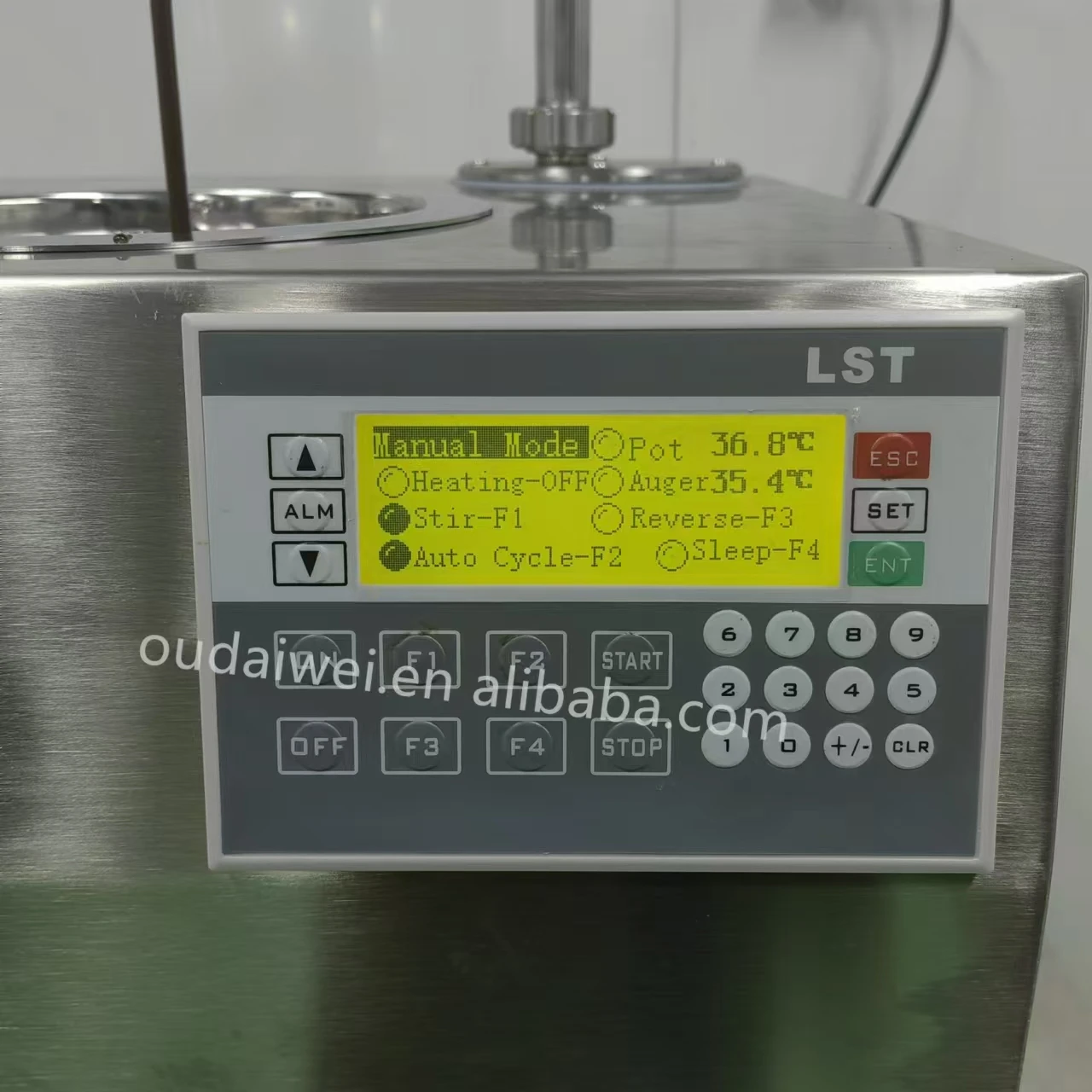 Small automatic chocolate dispenser for melting continuous chocolate return lighter