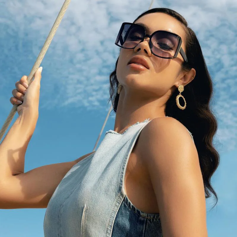 High End Curved Lenses Sunglasses For Women Oversized UV400 Shades Sunglasses