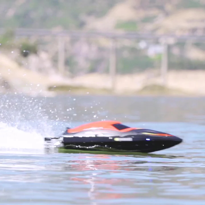 2.4G RC Boat High Speed Yacht With Light Remote Control Boat Anti-Crash Waterproof Remote Control Racing Boat Toy