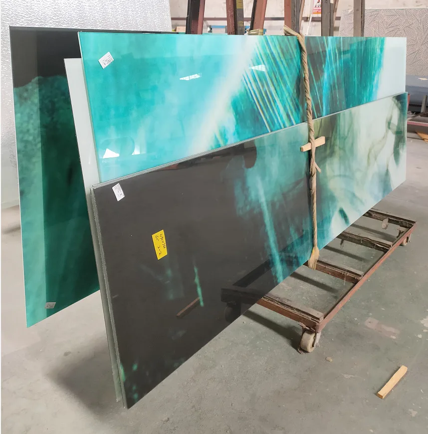 Customized interior decorative 3mm-19mm laminated picture Art glass for partition wall