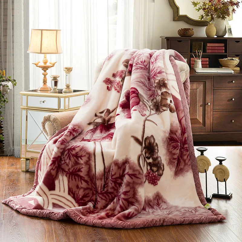 Korean Style King Size Warm Knitted Soft Luxury Rose Print Crochet Adult Blanket For Bed Raschel Mink Blankets