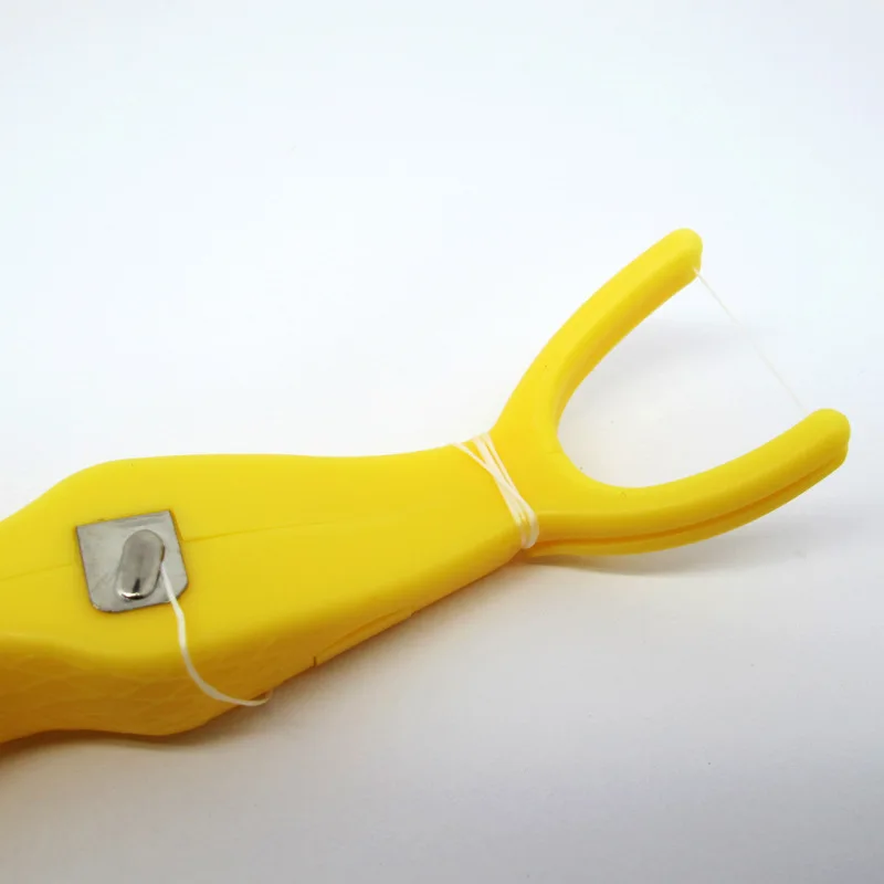 Portable replaceable dental floss reusable dental floss holder with 30m  waxed flavored dental floss set