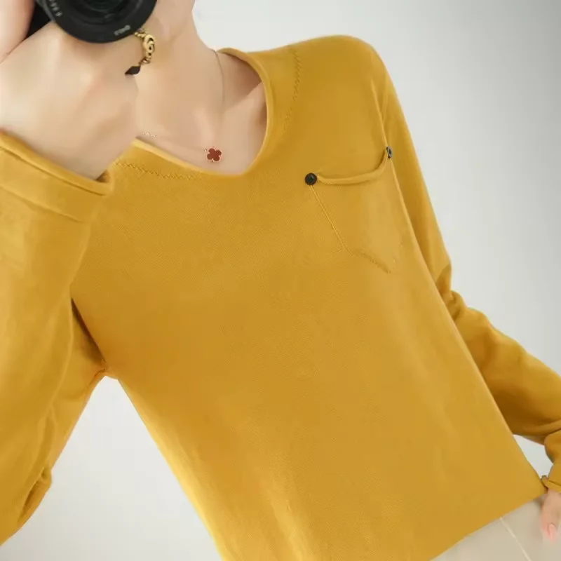 Custom Design Women Fashionable Solid Color Breathable Pullover Loose V Neck Knitted Sweater