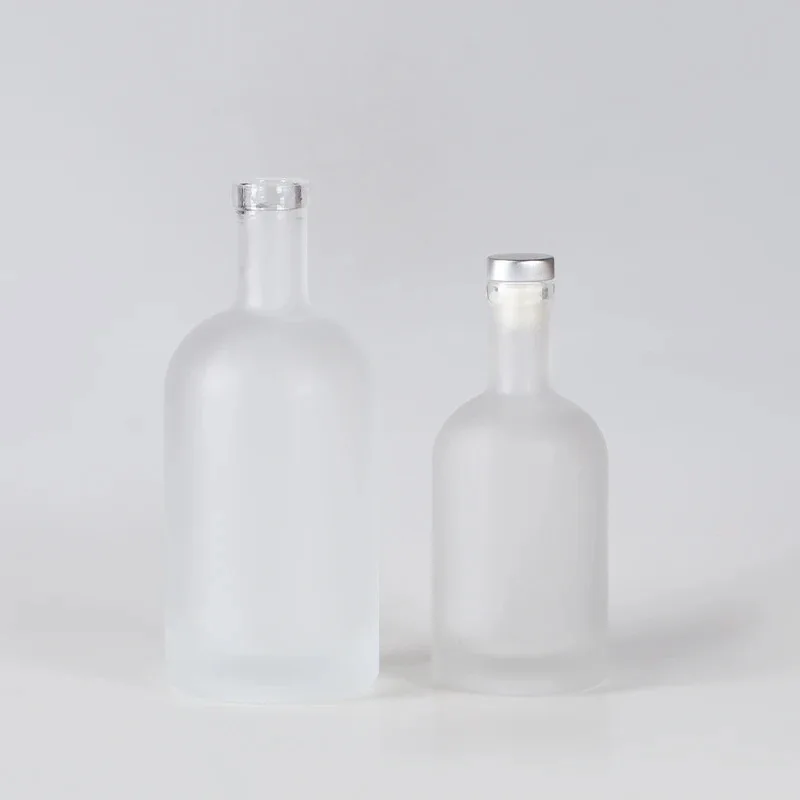High-end Classic round 500ml 700ml 750ml Vodka glass bottle Frosted Transparent with cap Wholesale Spirits Gin packaging