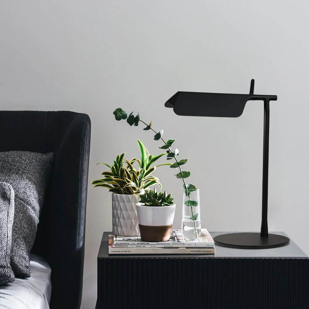 American style Decorative Black White Bed Moon light Bedside Table Desk Lamp