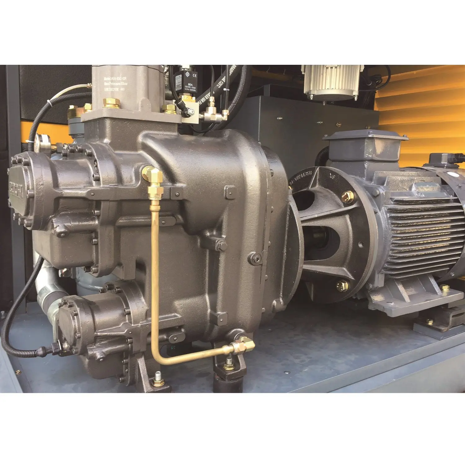 110kw 7bar Two Stage Compression Double Screw Air Compressor for Moulding Machines