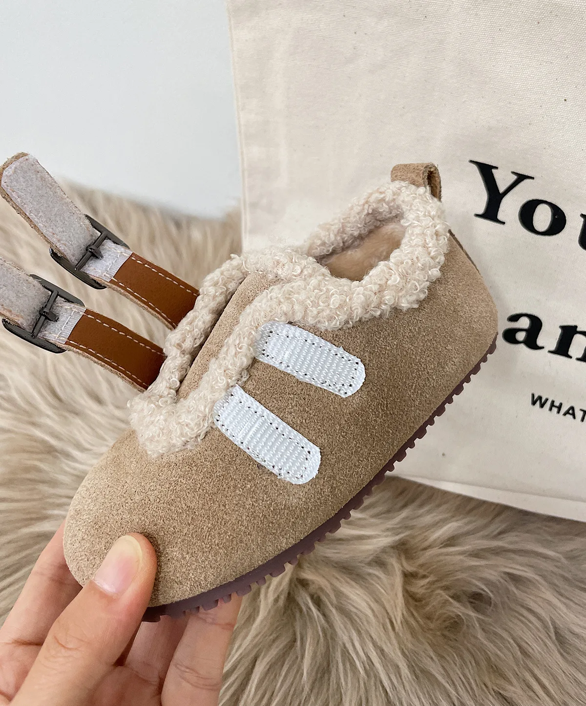 Bede Factory sells handmade leather baby shoes for boys and girls rubber-soled toddler shoes