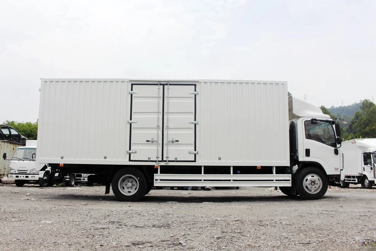 Qingling ISUZU Factory Truck 700P New 110km/h Automatic Cargo Truck Competitive Pricing for Transportation in China Fence