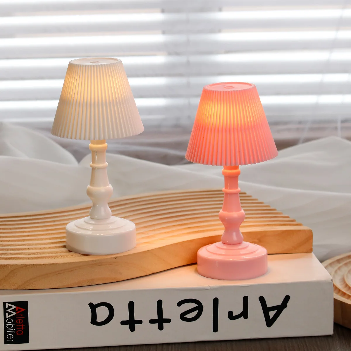 Minimalist decorative lamp small table light mini ornament small night lamp cute tabletop bedside atmosphere lamp Linglan flower