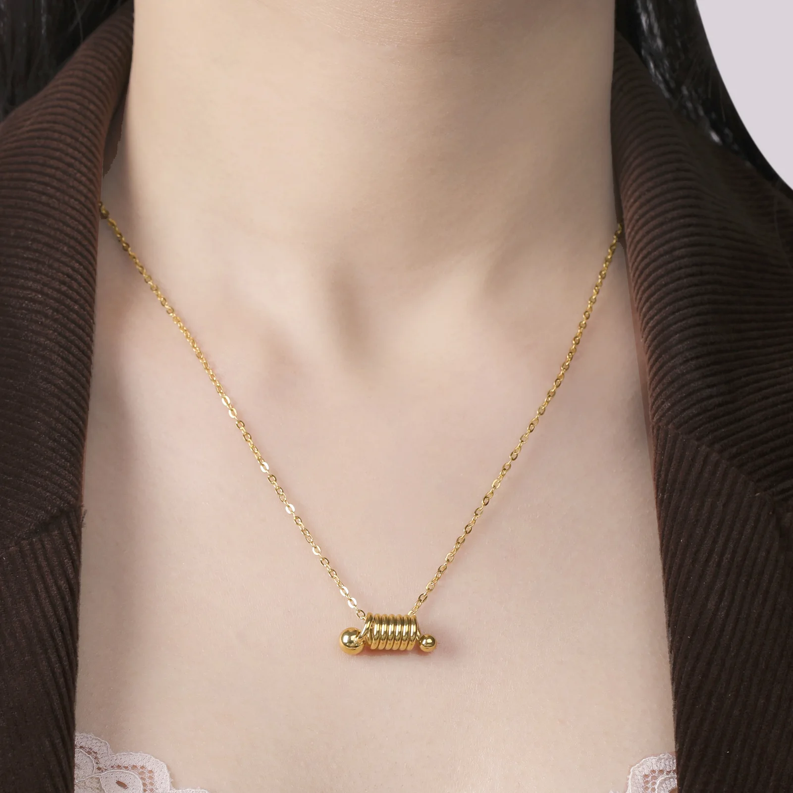 Creative Stainless Steel Necklace Spring Shape Pendant Necklaces for Women Gold Color Party Outdoor Accessories Jewelry Gift