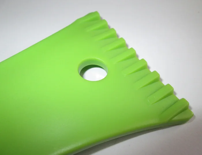 cheap mini plastic ice scraper,promotion ice scraper