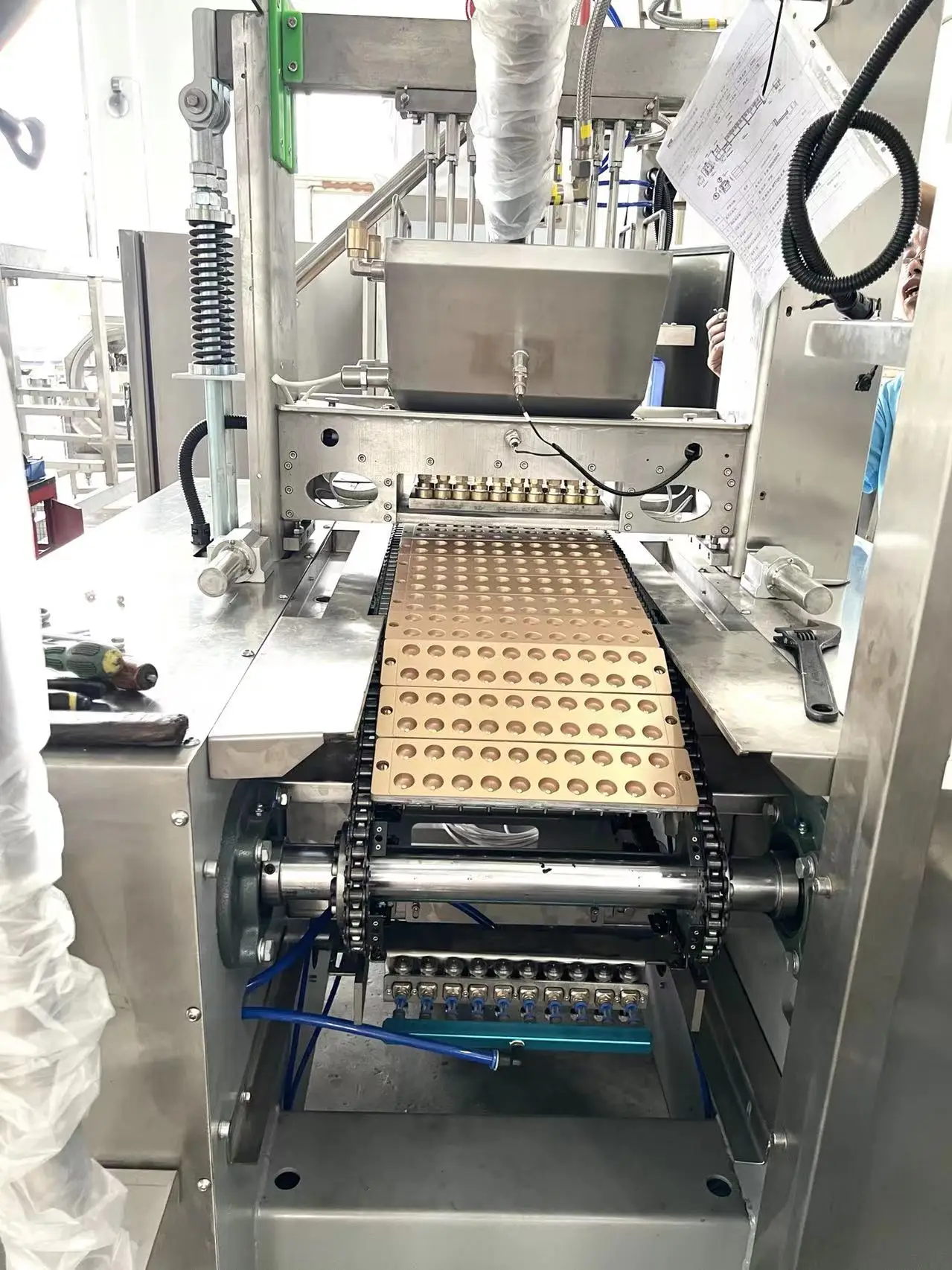 Candy Production Line Gummy Making Machine Full Automatic Filling Jelly Soft Gummy Lollipop Candy Production Line Equipment