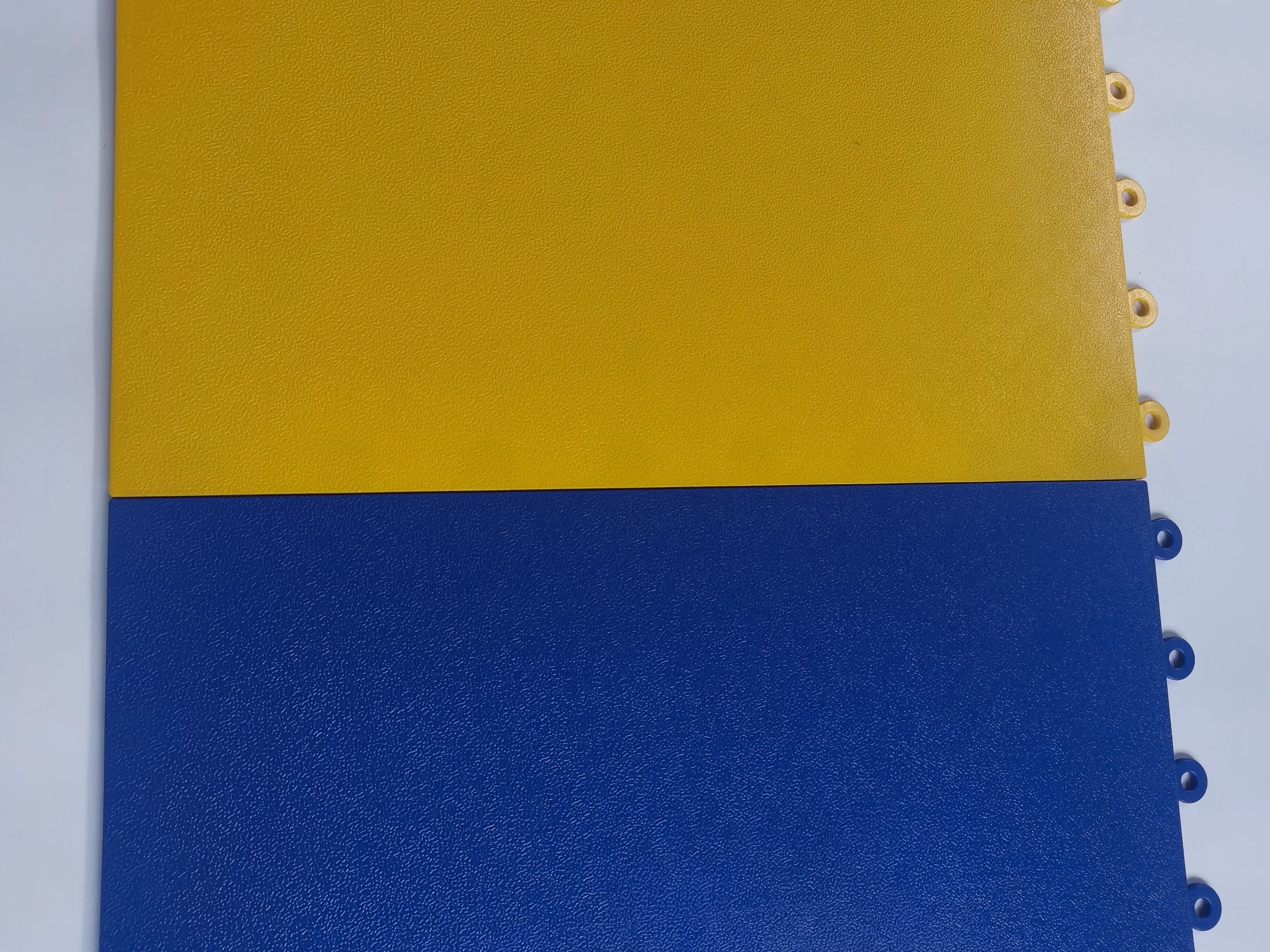 Modular PVC heavy duty plastic floor tile for car workshop garage interlocking flooring industrial 6mm floor tile