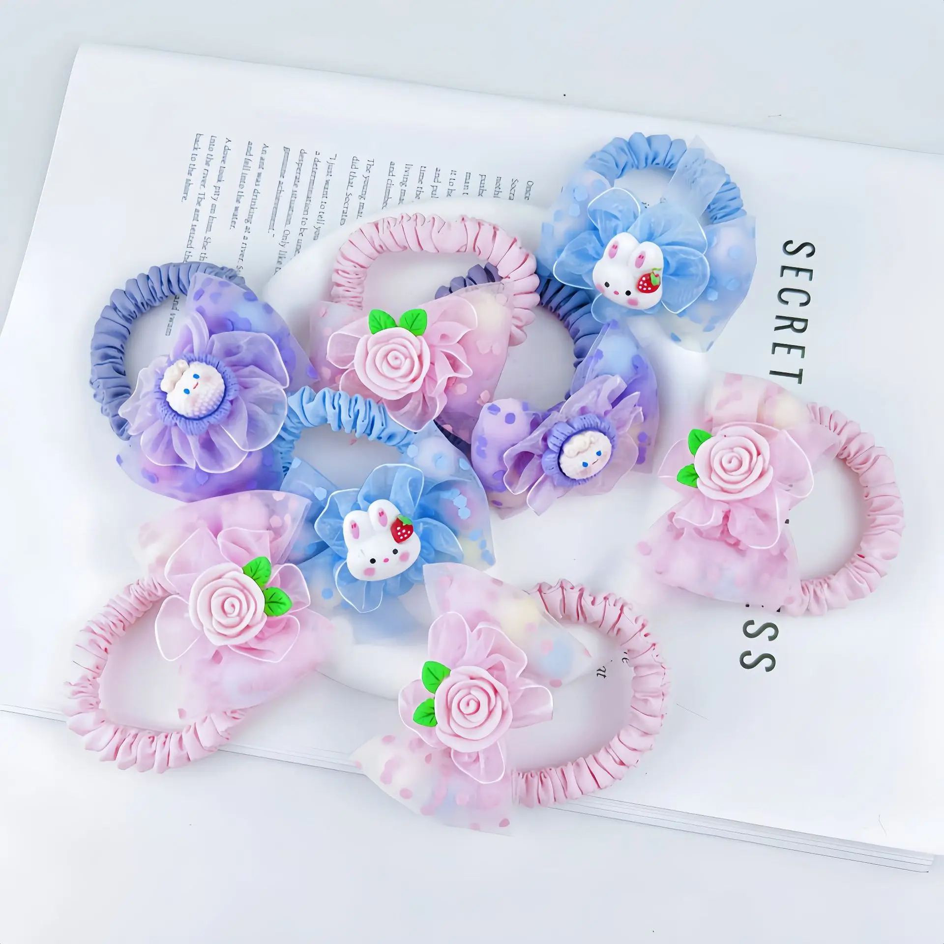 Little girl wearing ponytail elastic tiara sweet cute hair tie Girl Princess net bow Sweet flower cartoon scrunchie
