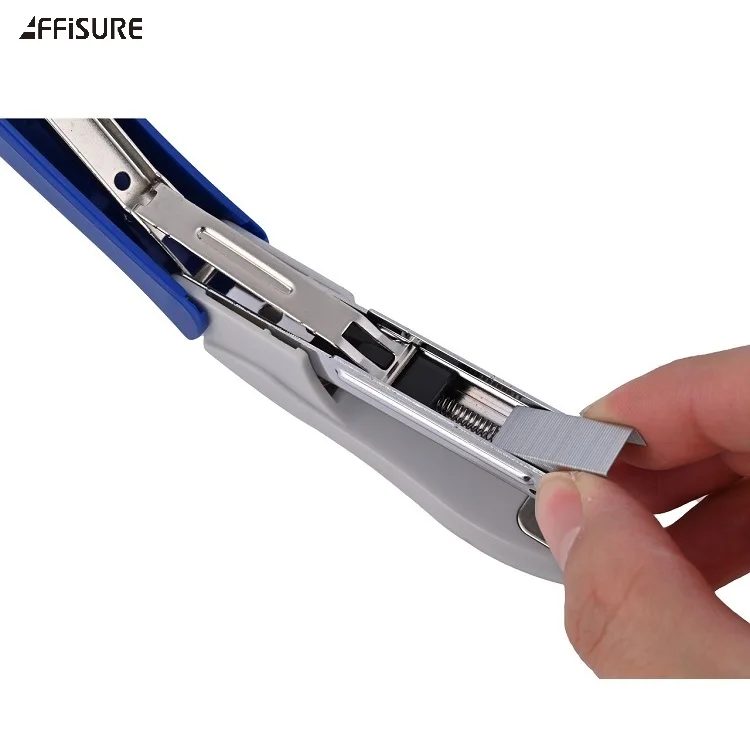 Низкая стоимость оптовая продажа школьные принадлежности небольшой мини качественная бумага степлер