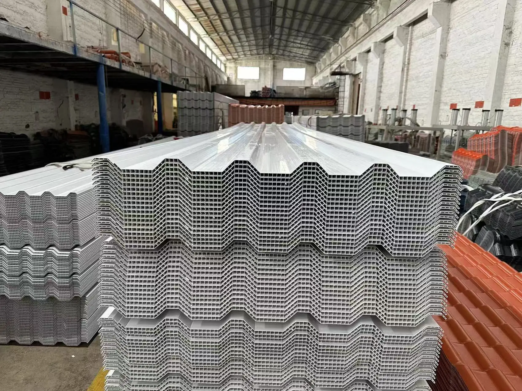 Heat resistant insulation Plastic Corrugated Roof Materials UPVC Hollow Roof Sheet for House