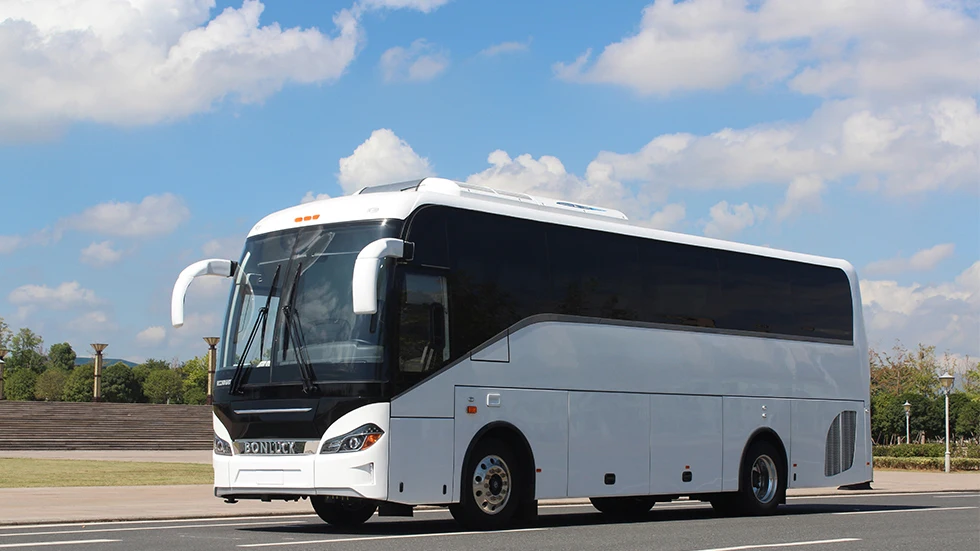 Hot selling JXK6900 Coach Bus in modern and stylish design with front windshield and defroster in big luggage compartment design