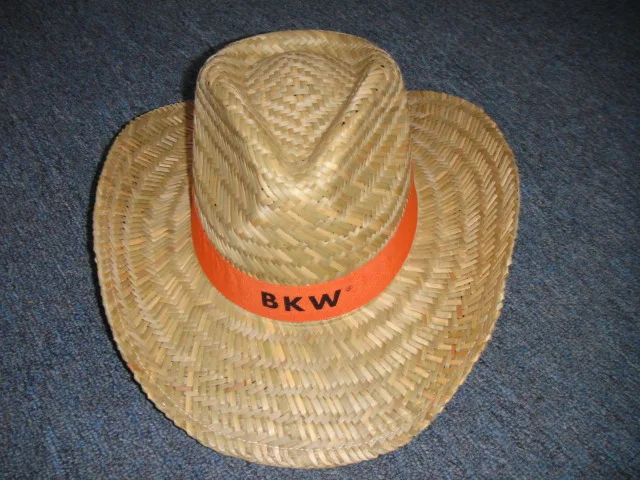 
Wholesale Factory Supply Cheap Fashionable Handsome Hollow Straw Cowboy Hats With Metal Belt 