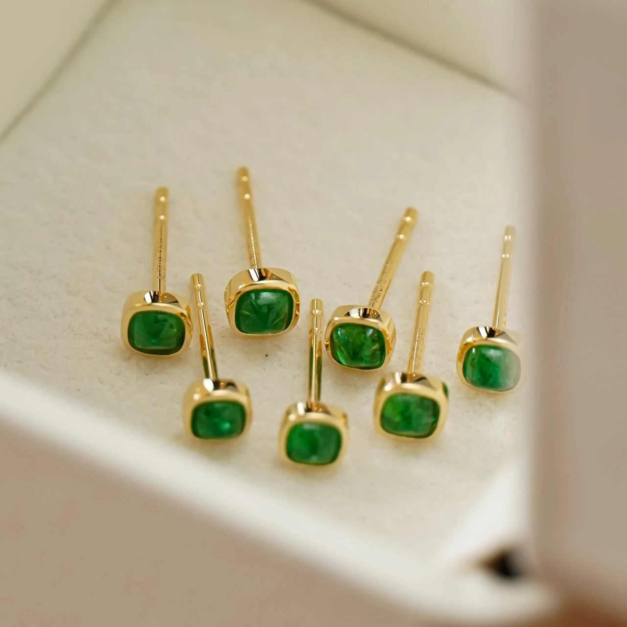 H&F Wholesale Natural Green Emerald Earrings Stud Customized 18K 14K 9K Solid Gold Emerald Stone Earings