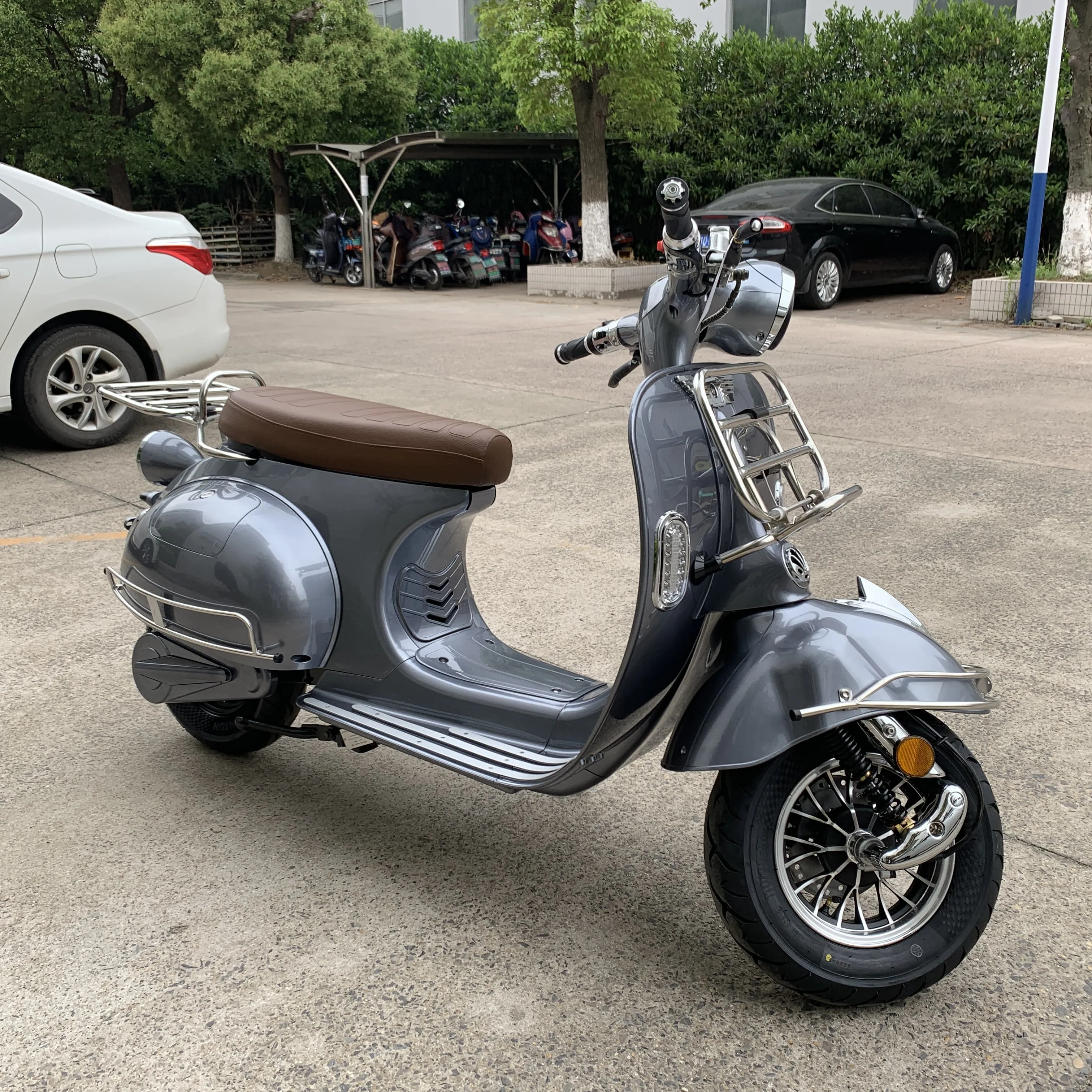  Классический Электрический мотоцикл EEC COC 2000 Вт/3000 Вт vespa для взрослых с USB-портом верхняя коробка citycoco скутер